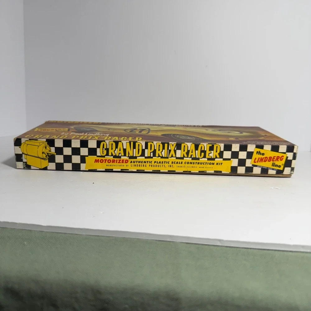 Lindberg Grand Prix Racer Motorized Plastic Model Kit Kit No. 652M-100